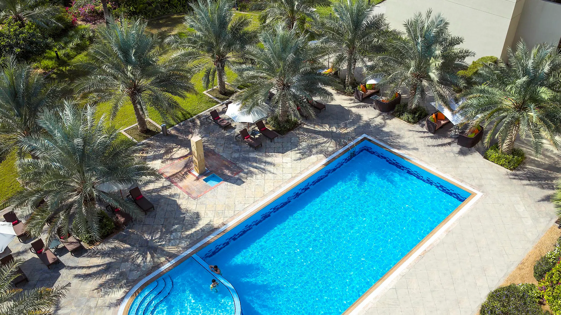 Hotel Centro Sharjah 4*,