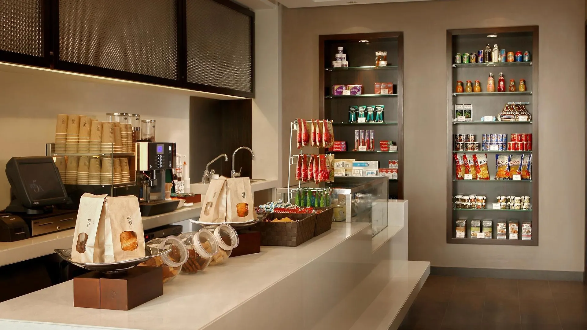 Hotel Centro Sharjah 4*,